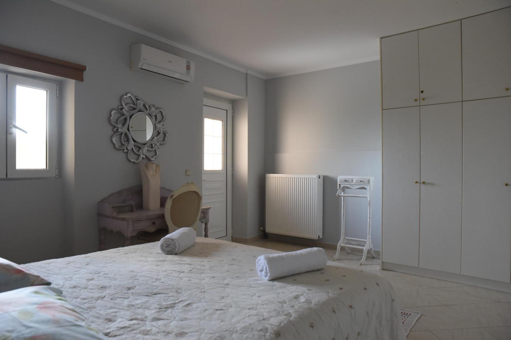 Villa Maxim In Corfu Town Anemomylos 外观 照片